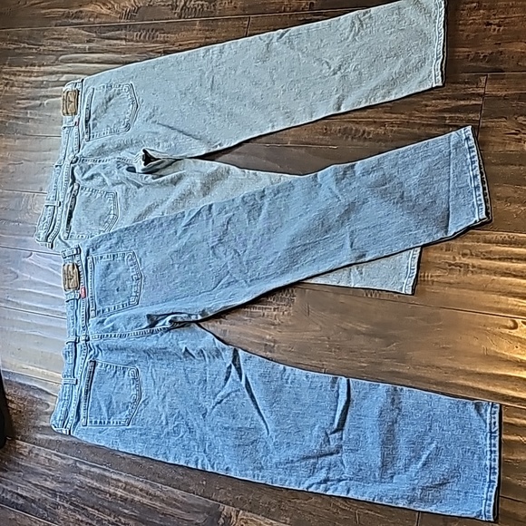 STUNNING 2 WRANGLER STRAIGHT RELAXED LEG JEANS 38 X 32 - Picture 1 of 8